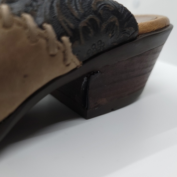 Ariat Black and Brown Women's Shoes - Picture 8 of 15